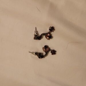 Floral dangle earrings